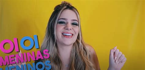 vitoria beatriz farts|Influencer forced into wheelchair due to 'trapped farts'.